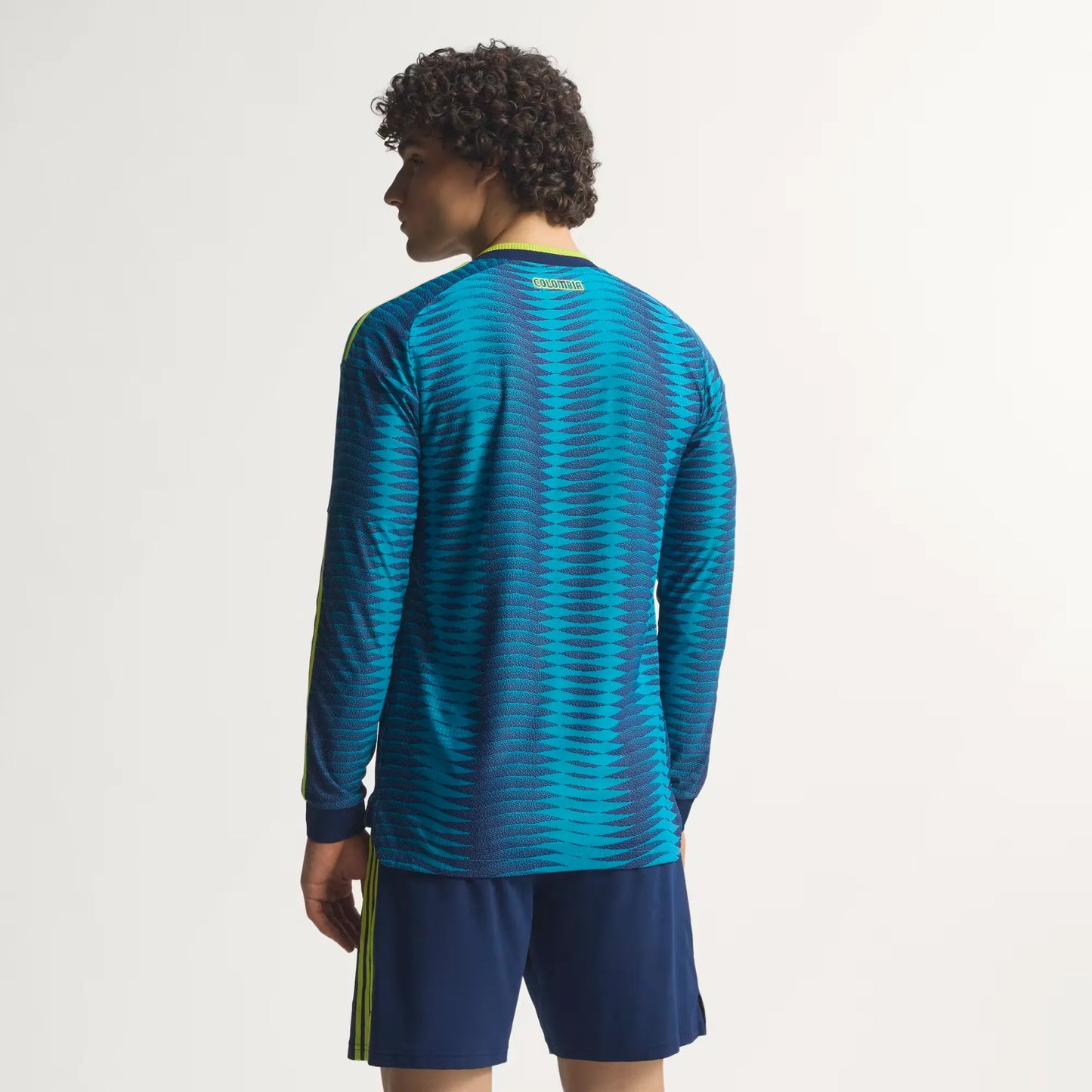Camiseta Visitante Selección Colombia 26 Versión Jugador Manga Larga